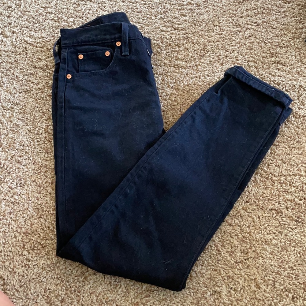 Black Levi mom jeans